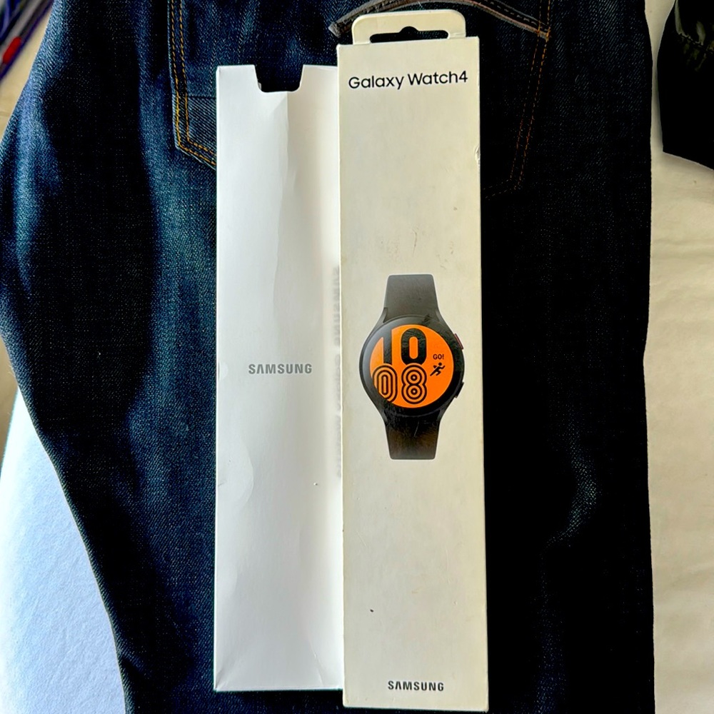 Galaxy watch smart match original on its box cables charges Inckude